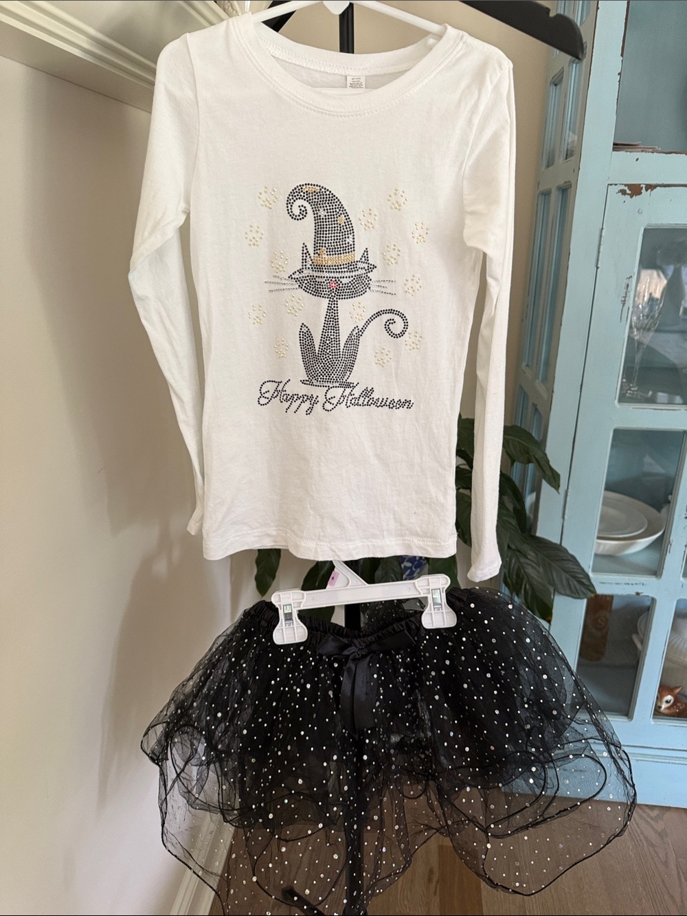 Girls Size 5/6 White Halloween Cat Shirt & Black Sparkle Tutu Skirt Costume Set